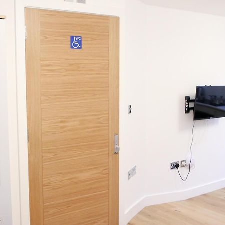 Lovely Studio Apartment With Access For Wheel-Chairs In Sydenham Londres Exterior foto