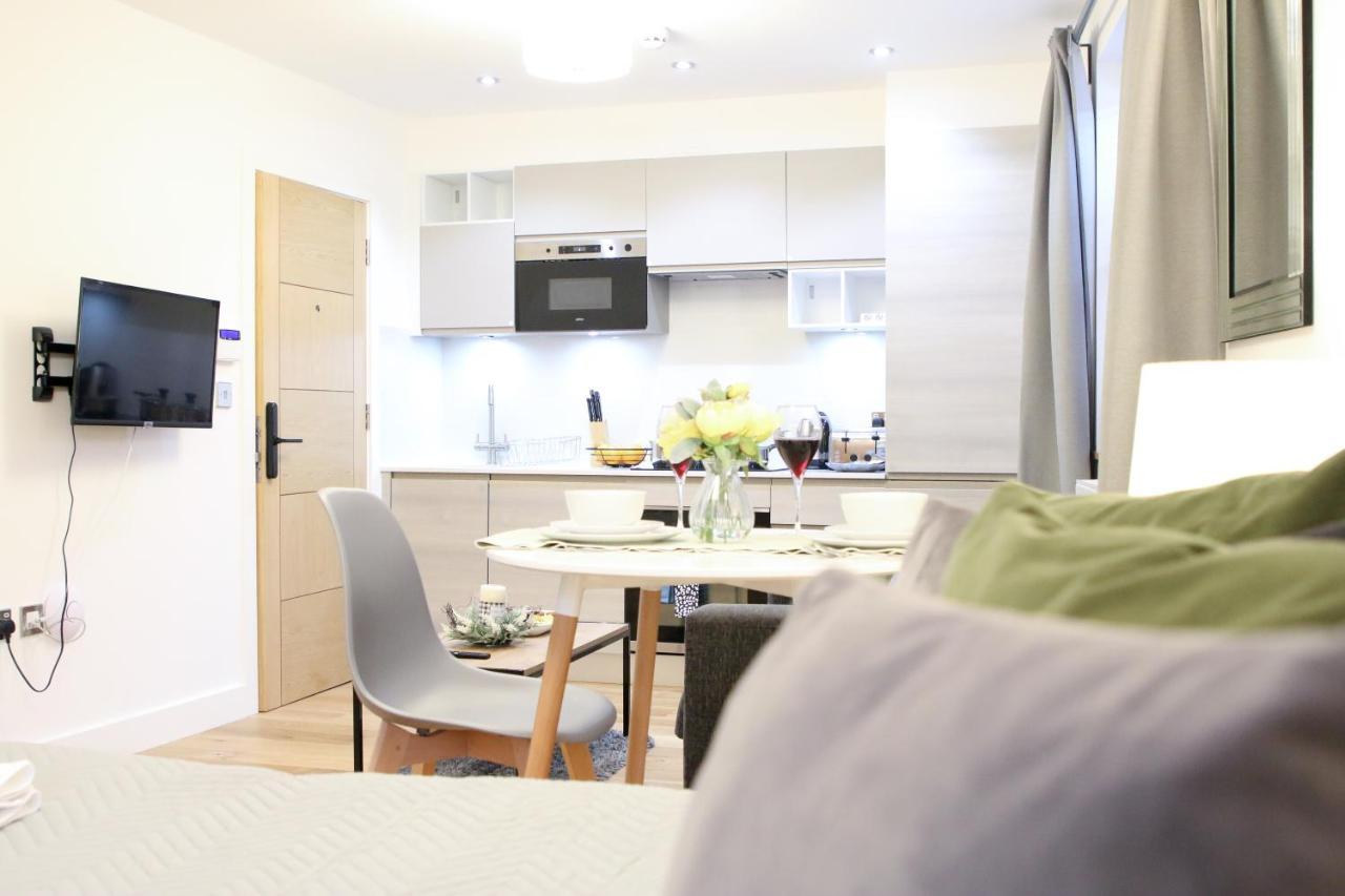 Lovely Studio Apartment With Access For Wheel-Chairs In Sydenham Londres Exterior foto