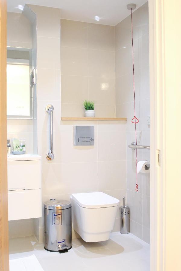 Lovely Studio Apartment With Access For Wheel-Chairs In Sydenham Londres Exterior foto